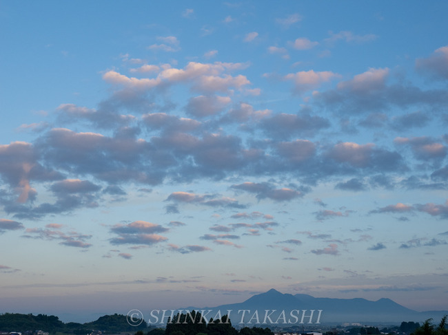 朝の霧島山-9083041.jpg